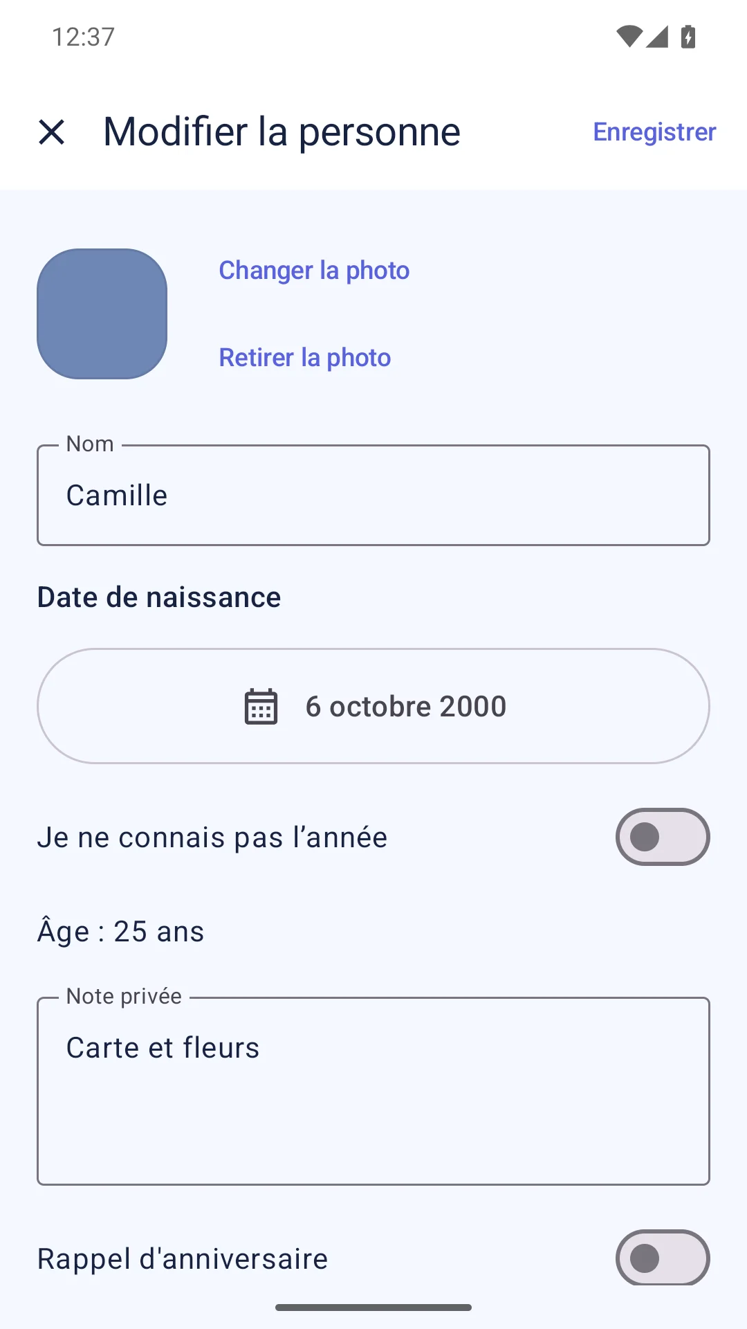 Fiche démo Android de Bonani avec une date d'anniversaire, une photo et une note privée